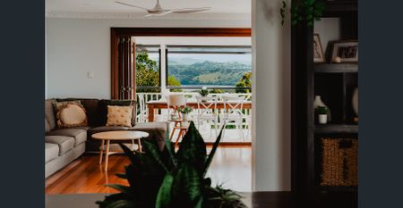 Spacious Family Home with Pool & Stunning River and Valley Views - Photo 2