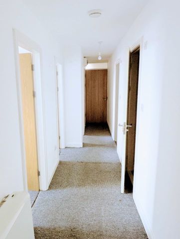 3 Bed Terraced House, Crete Tower, L5 - Photo 4