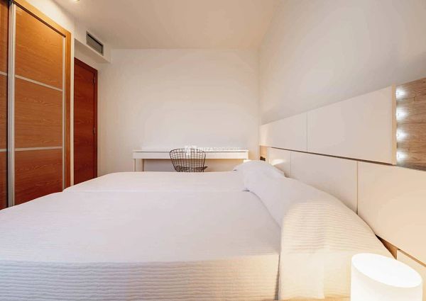 4.5.A Luxurious 3 bedroom penthouse seasonal rental.