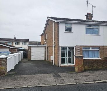 49 Carlisle Park, Ballynahinch, BT24 8HL - Photo 1