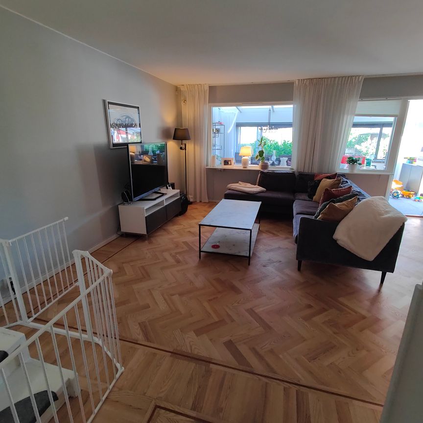 Laboratorvägen, Segeltorp - Foto 1