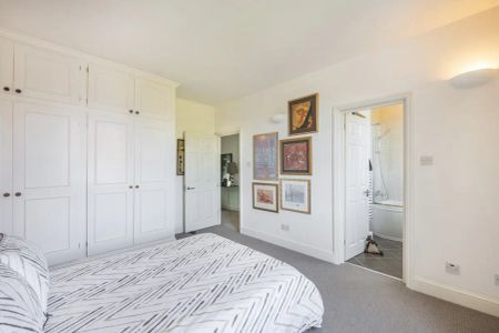 3 bedroom flat in London - Photo 5