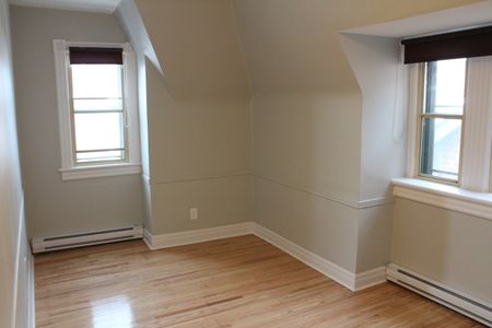 Two Bedroom Apartment - Photo 4