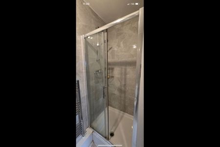 Room in a Shared House, Sterne Street, W12 - Photo 5