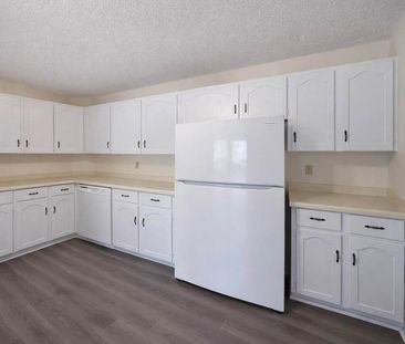 Marilyn Drive - 2 Bedroom - Photo 3