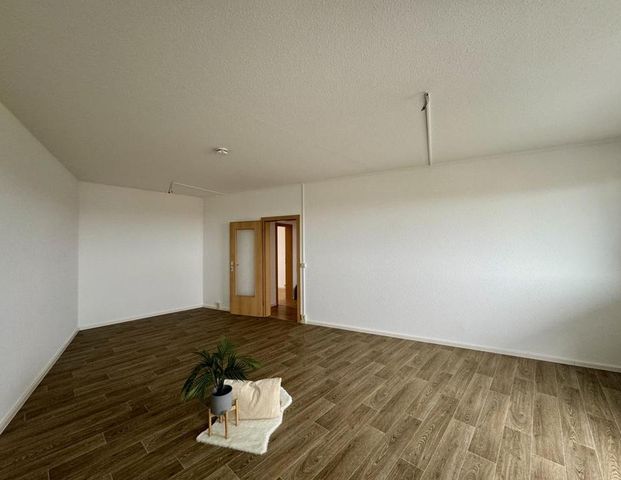 Wollen Sie hoch hinaus? Großzügige 3-Raum-Wohnung mit Ausblick - Photo 1