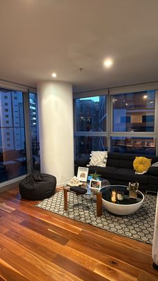 Docklands - Photo 1