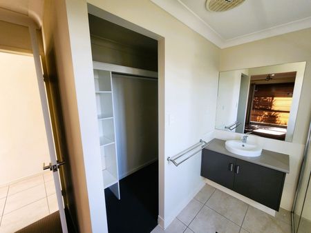 6 Dulcis Drive, Rural View QLD 4740 - House For Rent | Domain - Photo 5