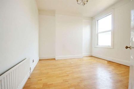 Latymer Road, London, N9 - Photo 4