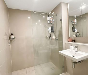 Quality 1 Bed with Study - Photo 4