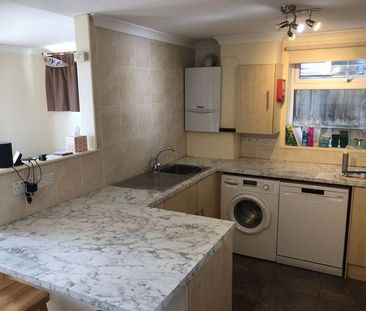 6 bedroom property to rent - Photo 4