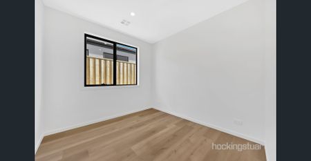 Beautiful Brand New Family Home in Pepper Corn Estate - Photo 4