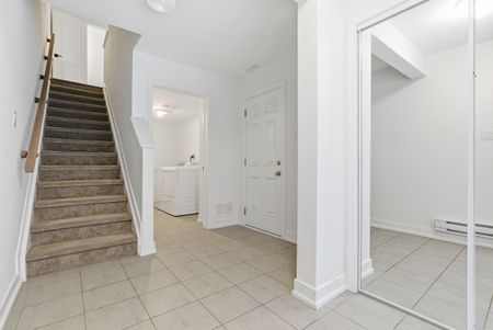 For Lease - 289 Anyolite Private, Barrhaven, Ontario - Photo 2