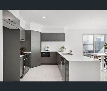 28 Lukin Terrace, Baringa, Qld 4551 - Photo 3