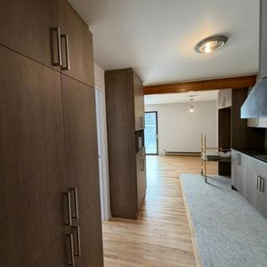 3 1/2 à louer centre ville de St-Jerome - Photo 2