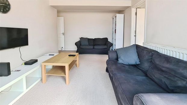 1 bedroom in a house share to rent - Photo 1