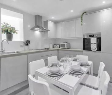 Room in a Shared House, Terminus Road, BN1 - Photo 2