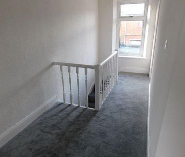 3 bedroom end of terrace house to rent - Photo 6