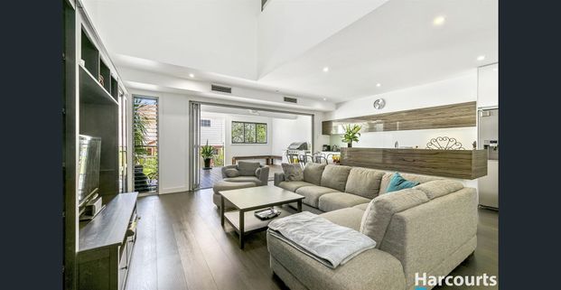 Everything On Your Doorstep! - Photo 1