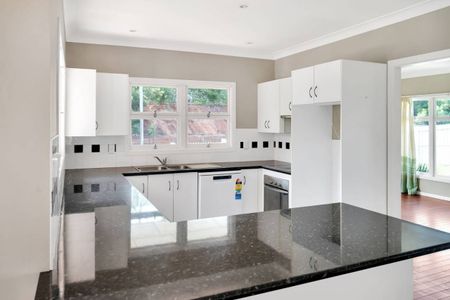 Modern and Spacious! - Photo 5
