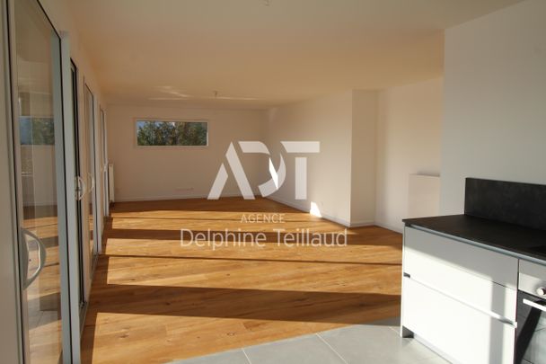 Location Appartement 5 pièces 120m² CORENC 38700 - Photo 1