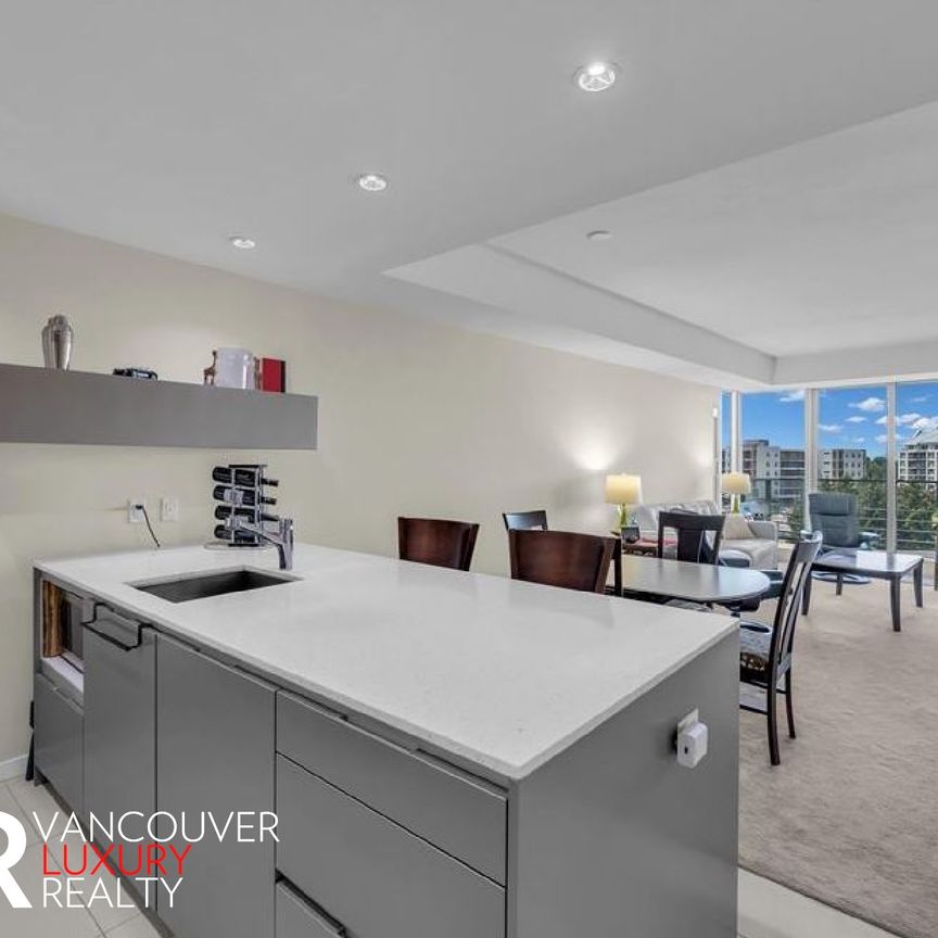 Condo in Richmond, British Columbia - Photo 1