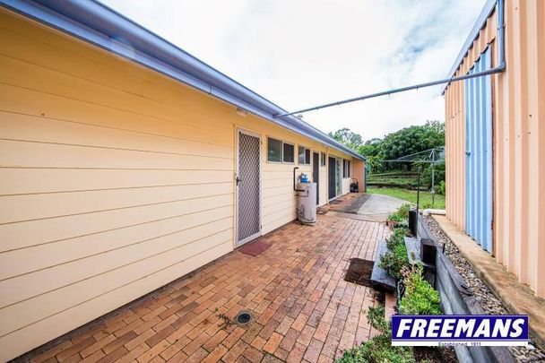Large Family Home in Quiet Street - Photo 1