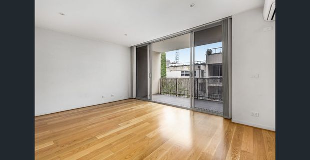 Apartment in Superb Location - Photo 1