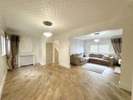 Derwent Drive, Middlesex, UB4 - Photo 4