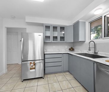 For Lease - 152 Taunton Road, Oshawa, Ontario - Photo 1