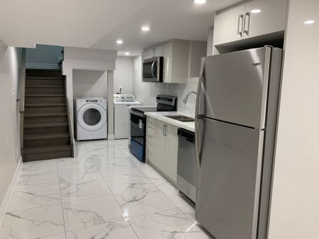 For Lease - 251 Major Street, Toronto, Ontario - Photo 2