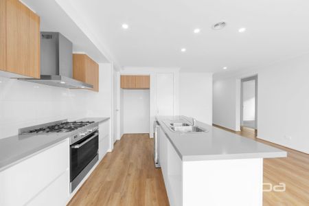 WELL PRESENTED FAMILY HOME - Photo 5