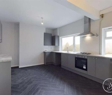 Whinbrook Crescent, Moortown, Leeds, LS17 - Photo 6