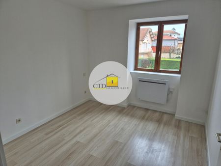 Location Appartement 4 pièces 85m² ST BONNET DE MURE 69720 - Photo 2