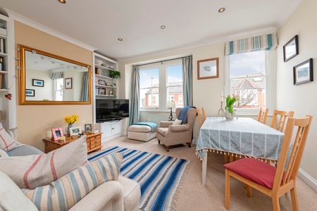 2 Bed Flat, Earlsfield, SW18 - Photo 3