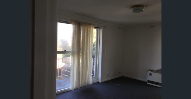 2 Bedroom Apartment on 1st Floor - Photo 1