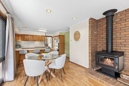 Timeless Family Living and Outstanding Entertaining - Photo 4