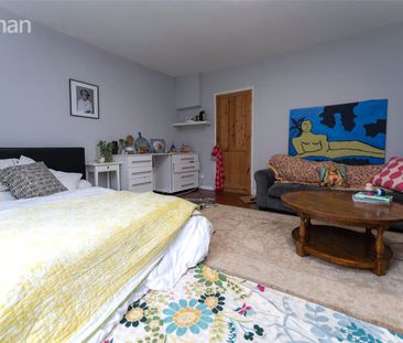 3 bedroom apartment to rent - Photo 2