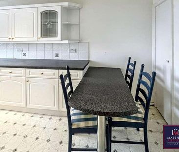 West Parade, BN11 - Photo 6