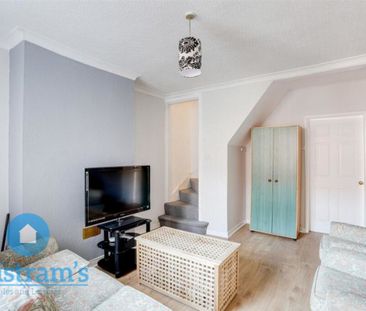 3 bed Mid Terraced House for Rent - Photo 2