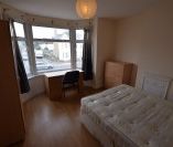 5 bed Semi-Detached - To Let - Photo 2