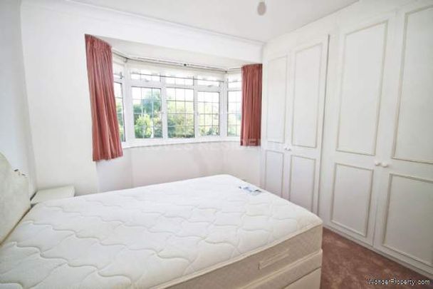 3 bedroom property to rent in Kingston Upon Thames - Photo 1