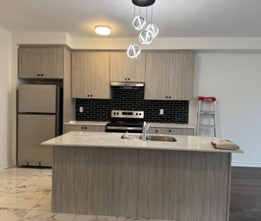 For Lease - 108 Sanderson Drive, Kawartha Lakes, Ontario - Photo 3