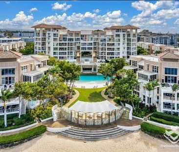 Resort-Style Waterfront Sub-Penthouse in The Reserve, Varsity Lakes - Photo 5