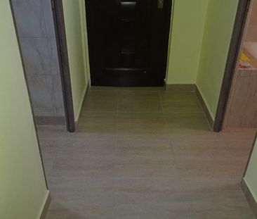 Inchiriez garsoniera decomandata in Deva, Zamfirescu in Q-uri, parter - Photo 3