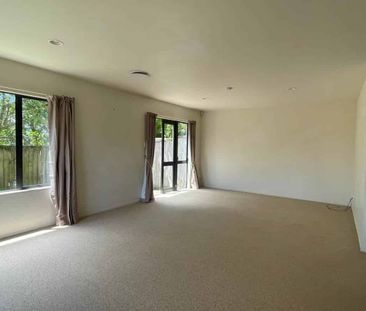 Townhouse in good location - Photo 4