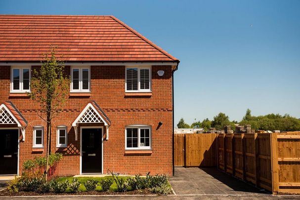 3 bedroom semi-detached house to rent - Photo 1