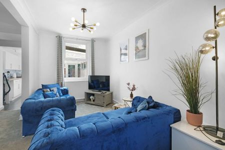 3 bedroom detached house to rent - Photo 3