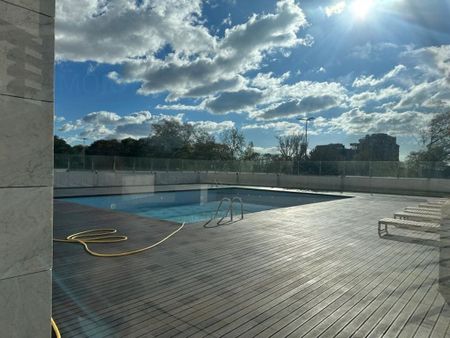 3 room luxury Flat for rent in Porto, Distrito do Porto - Photo 2