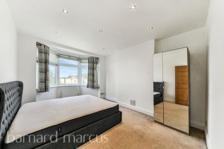 Woodfield Way, Bounds Green - Photo 3